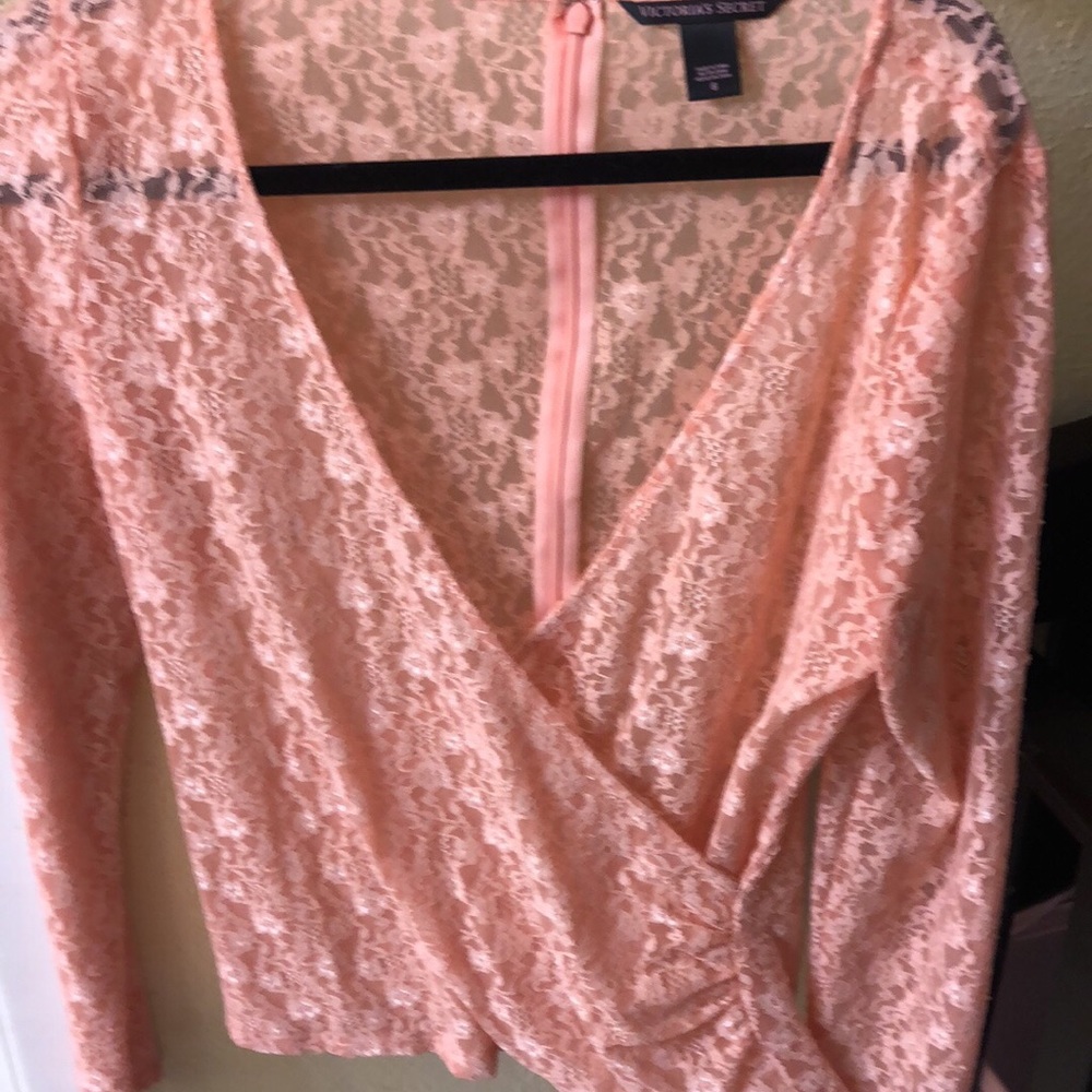 V neck top